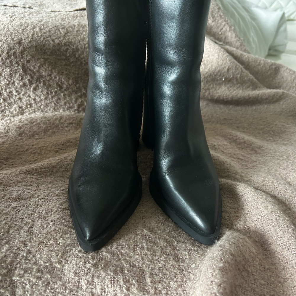 Steve Madden Black Pointed Toe Women's Booties WORN ONCE